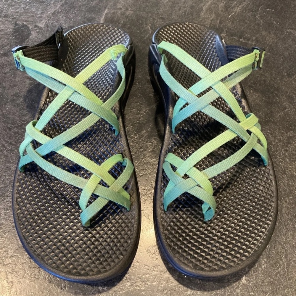 Women's Strappy Sport Sandals in Gradient Green